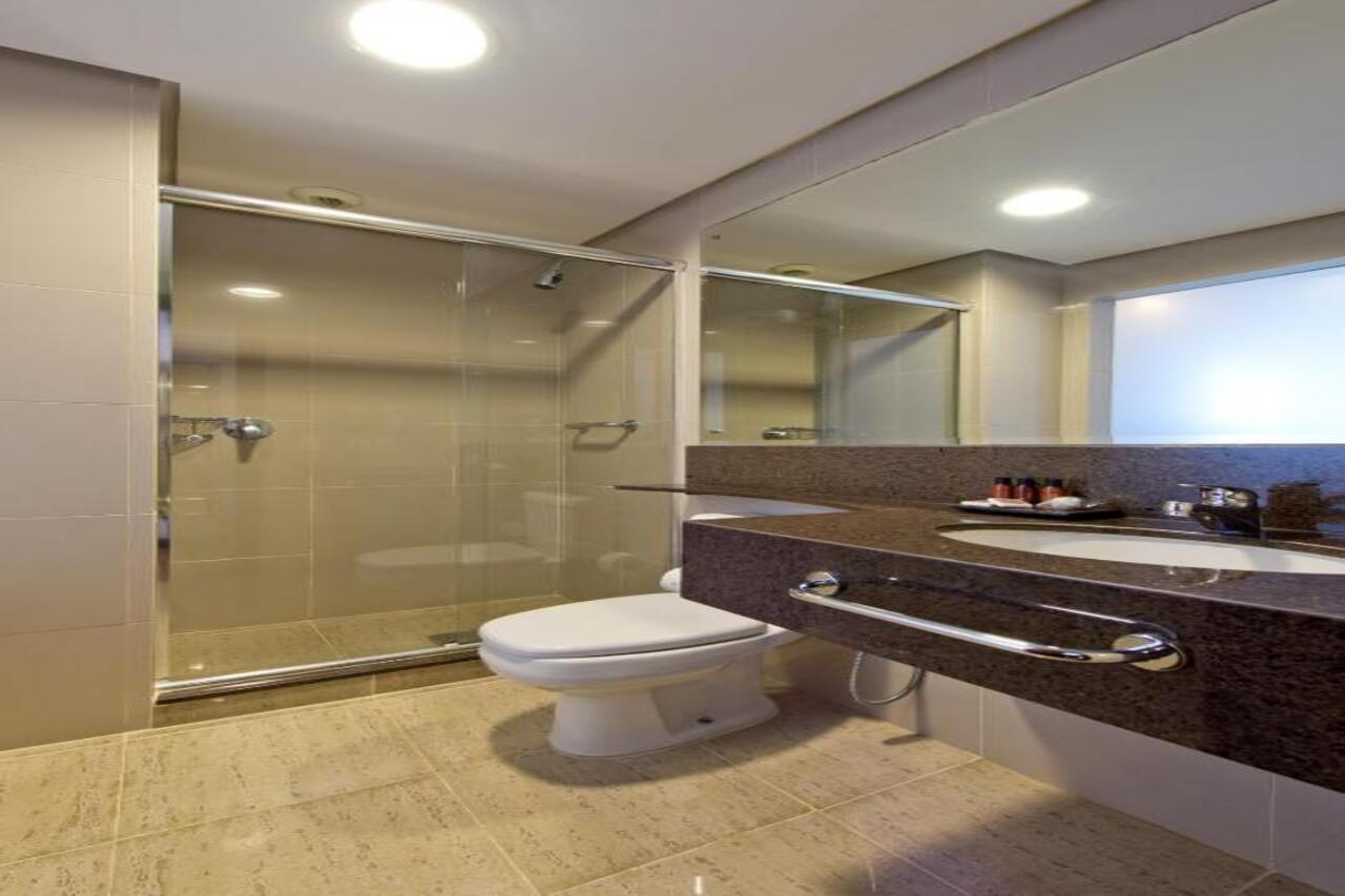 Majestic Palace Hotel Florianópolis Exterior foto A modern bathroom