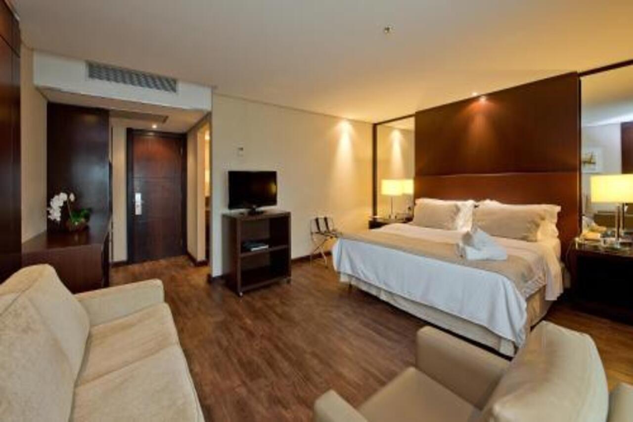 Majestic Palace Hotel Florianópolis Exterior foto A room at the hotel