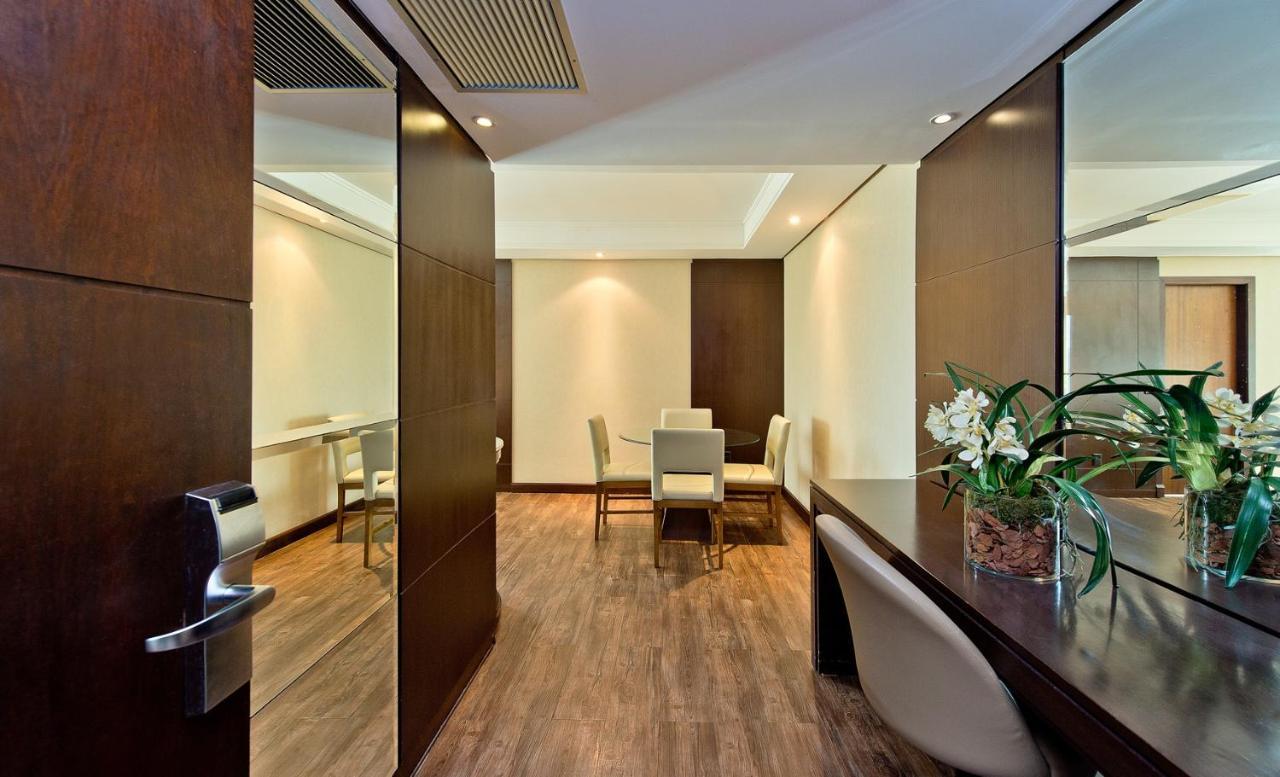 Majestic Palace Hotel Florianópolis Exterior foto A meeting room at the hotel