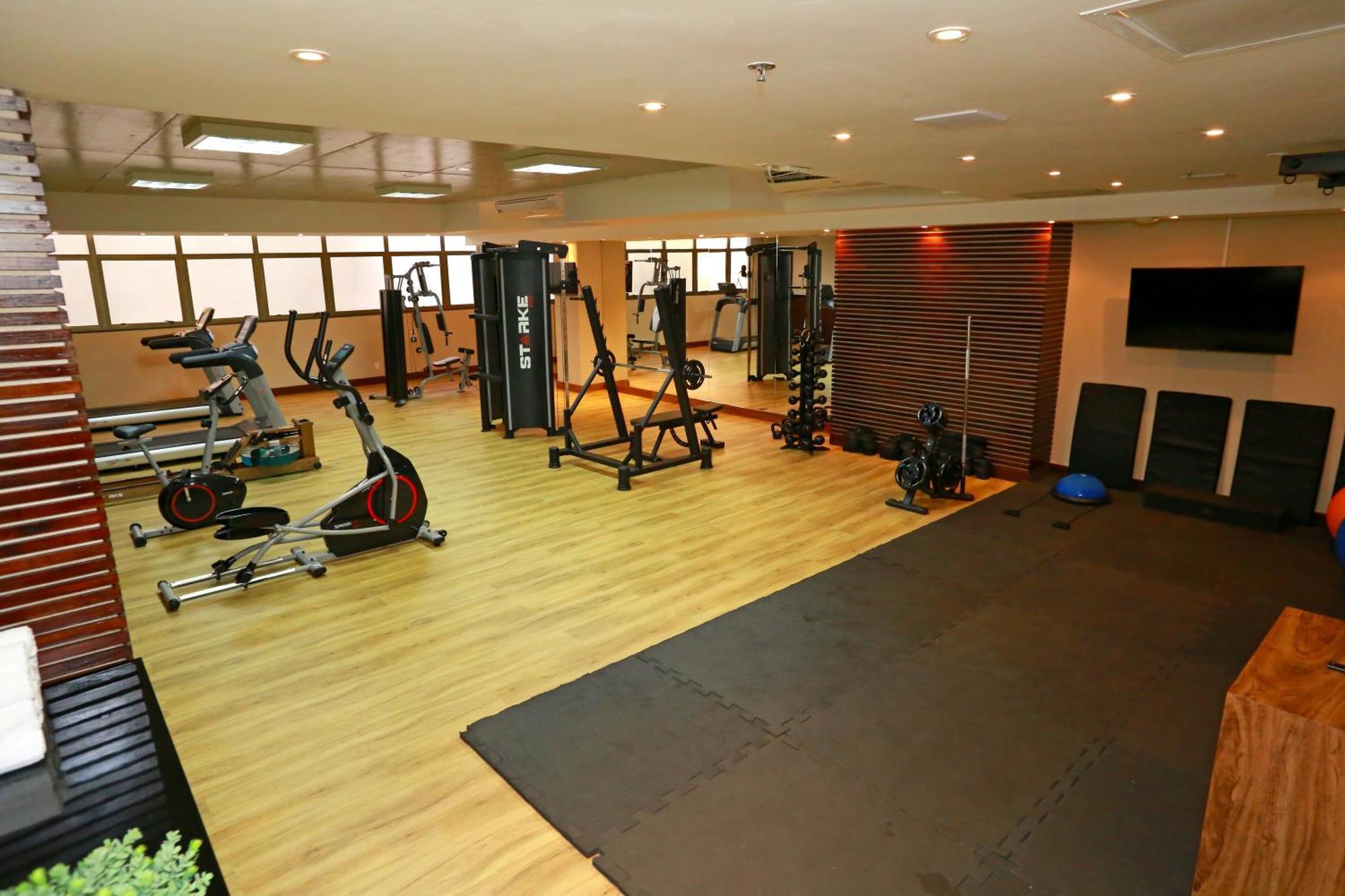 Majestic Palace Hotel Florianópolis Exterior foto A gym in a hotel